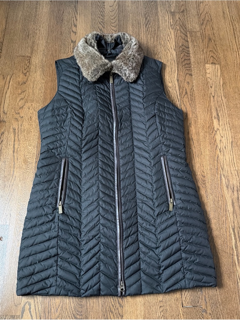Eddie Bauer Goose Down Filled Black Quilted Vest With Faux Fur Collar - Size L